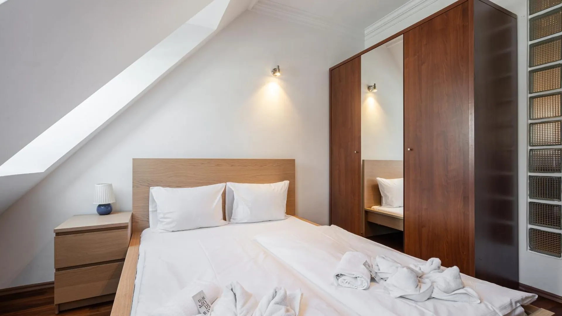 Whistle Living Apartment Будапешт 0*,